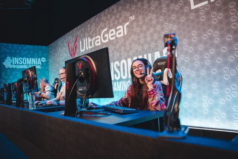 Esports: Karier Masa Depan atau Hobi Seru? Jawabannya di Tangan Gen Z dan Alpha